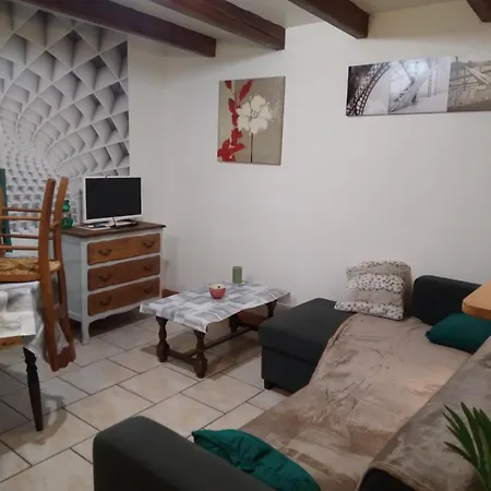 A La Campagne En Pays Mellois Lezay